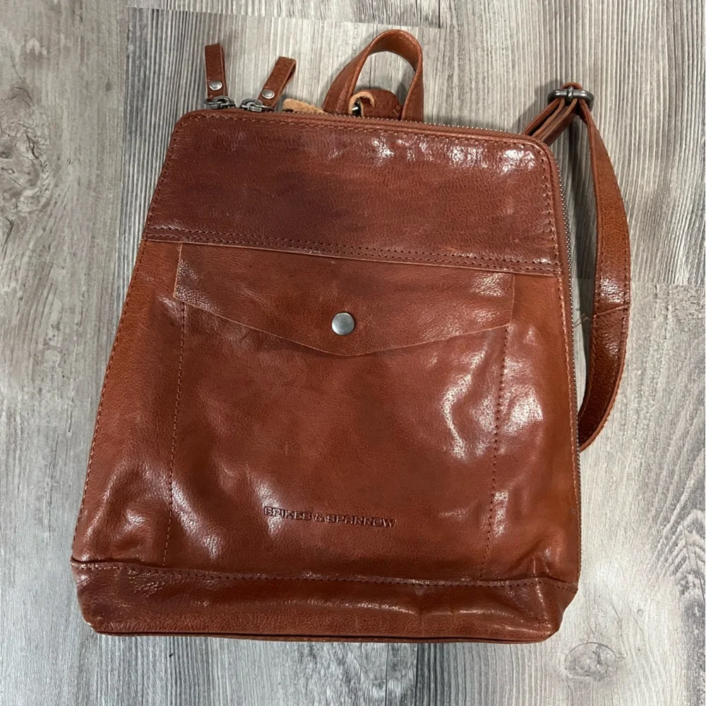 Elegant Brown Leather Women's Backpack - Picture 1 of 8